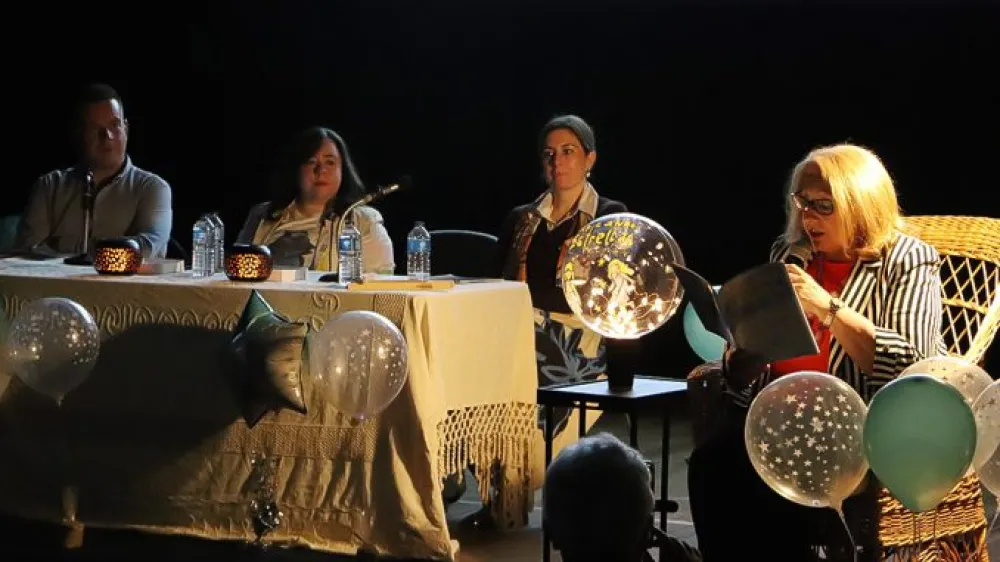 Agenda Ocio - Aurora Rey dedica su nueva obra infantil “a todos los niños que, salpicando estrellas, iluminan el cielo con miles de ellas” 