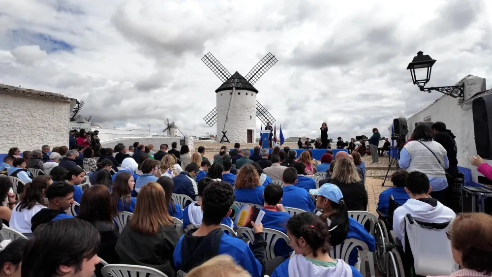 Agenda Ocio - El Cerro de la Paz de Campo de Criptana ha sido el escenario elegido por el Gobierno Regional para celebrar el Día de Europa 