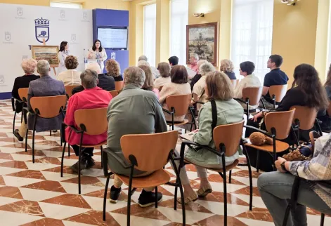 Agenda Ocio - Arte y palabra se dan la mano en la charla de ReTomelloso acogió en la mañana del domingo una conferencia enmarcada en la programación municipal con motivo del Día Internacional de los Museos  La Sala Francisco Carretero del Ayuntamiento de Tomelloso acogió en la mañana del domingo una conferencia enmarcada en la programación municipal con motivo del Día Internacional de los Museos. El acto rindió homenaje a la figura del insigne pintor tomellosero Francisco Carretero Cepeda, quien, además de 